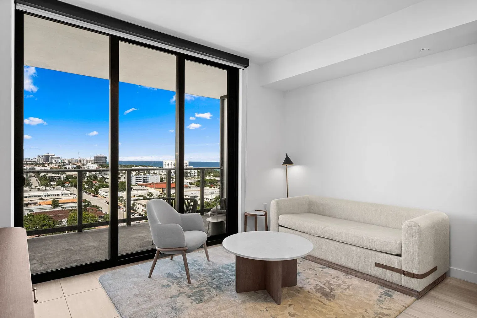 1 bed, 1.0 bath, 592 sqft, $11,545 — Photo 1