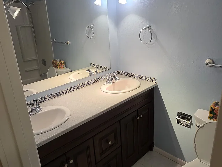 611 N Crestview Dr — Photo 9