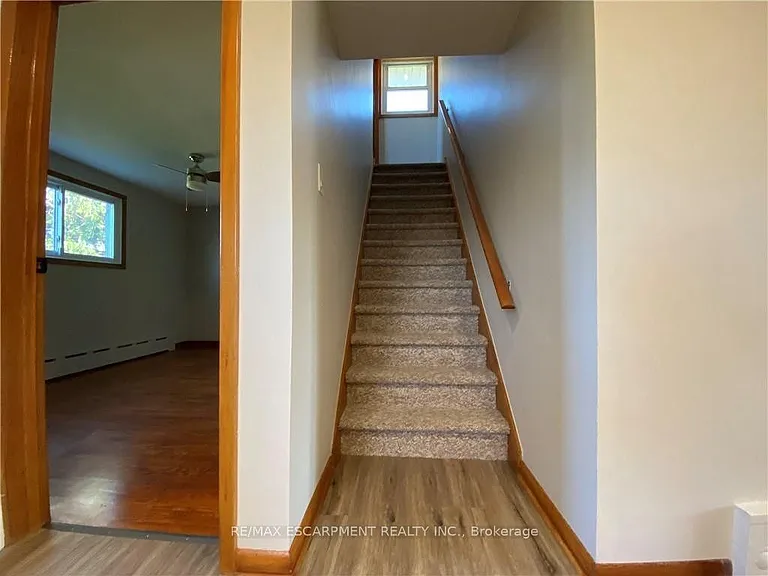 300 Knoll St #LOWER — Photo 9
