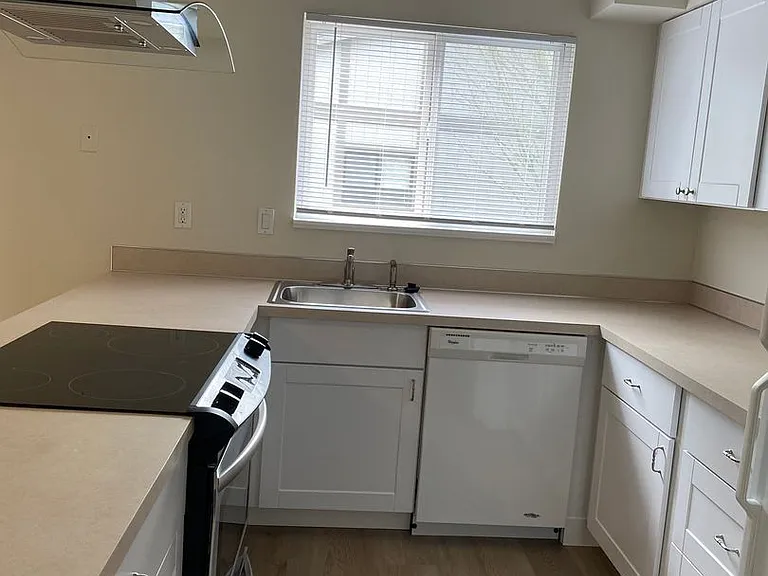 Spacious 2-bedroom apartment homes conveniently located! — Photo 6