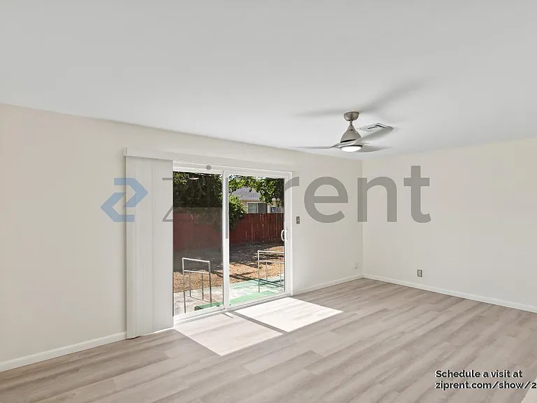 307 Barker St — Photo 4