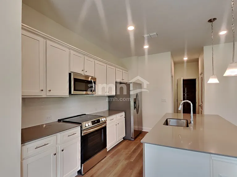 27165 Saint Andrews Ave — Photo 3