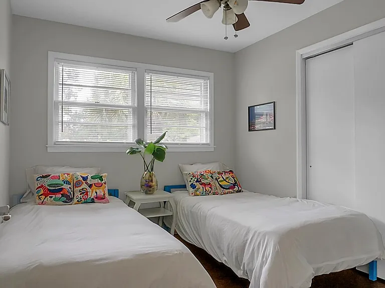 1152 Camden St — Photo 15