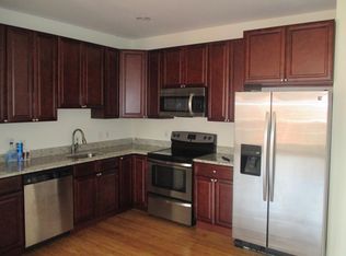 300 E Girard Ave #2R, Philadelphia, PA 19125