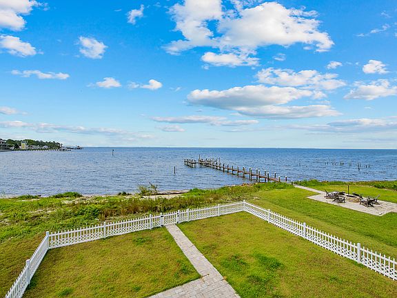 3rd image of 486 Beatrice Point Rd