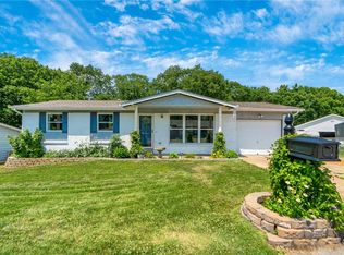 5921 Starlight Dr, High Ridge, MO 63049