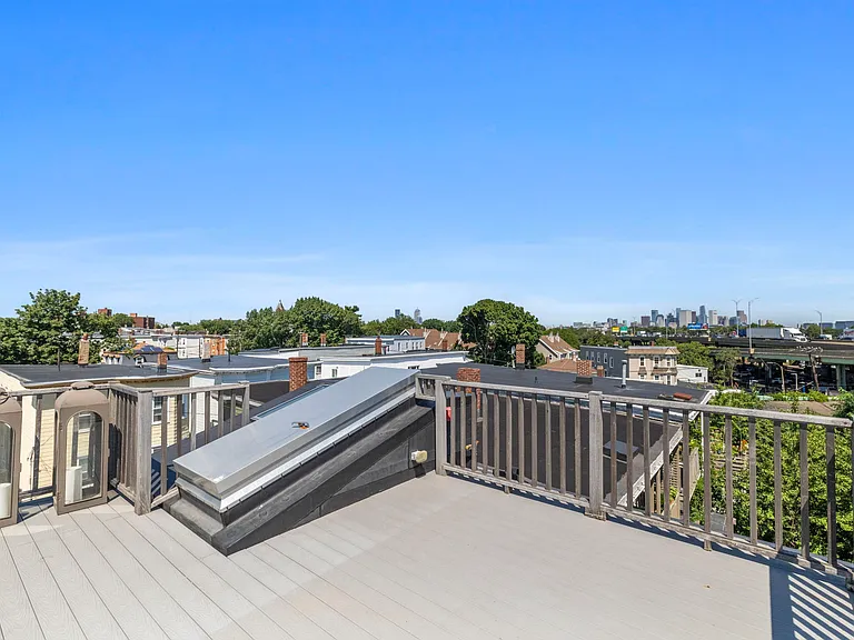 10 Spring Garden St #3 — Photo 32