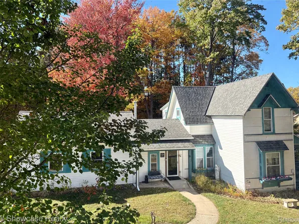 848 State St, Boyne City, MI 49712