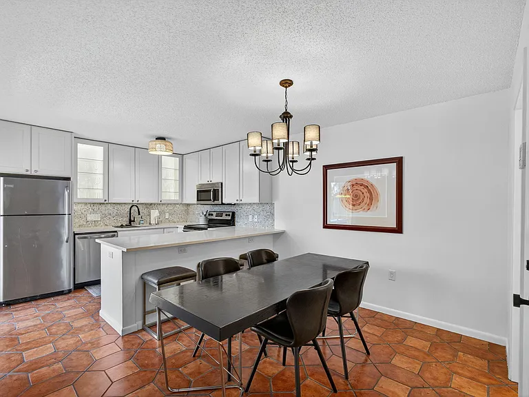 1700 Embassy Dr #103 — Photo 21