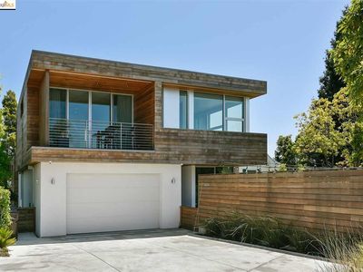 6226 Acacia Ave., Oakland, CA, 94618