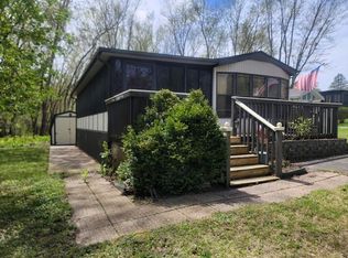 531 Glendale Dr, Edgerton, WI