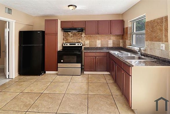 1st image of 8006 SW 6th Ct