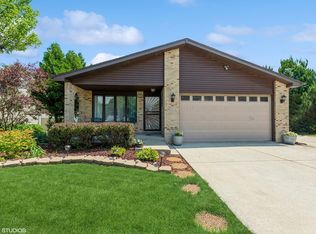 15523 Brianne Ln, Oak Forest, IL