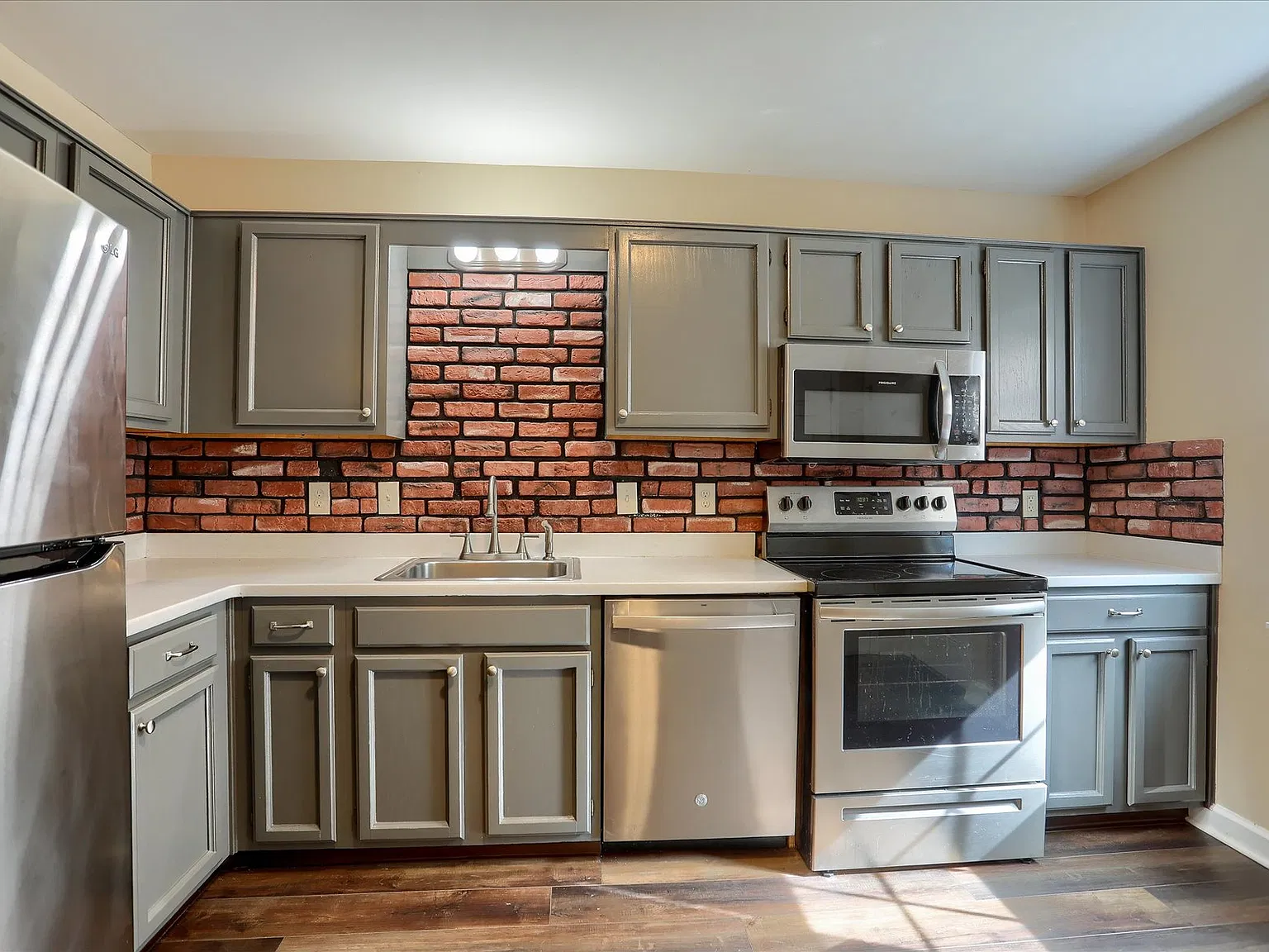 2 bed, 1632 sqft, $1,875 — Photo 2