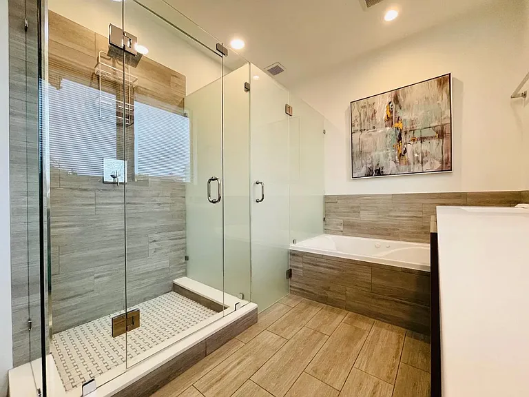 722 NE 15th Ave #1 — Photo 11