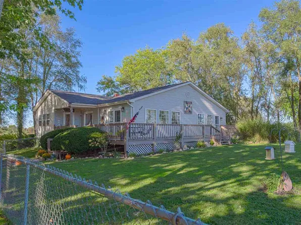 18202 Hunnicut Rd, Cambridge City, IN 47327