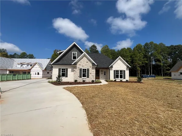 6851 Ridge Rd, Lexington, NC 27295