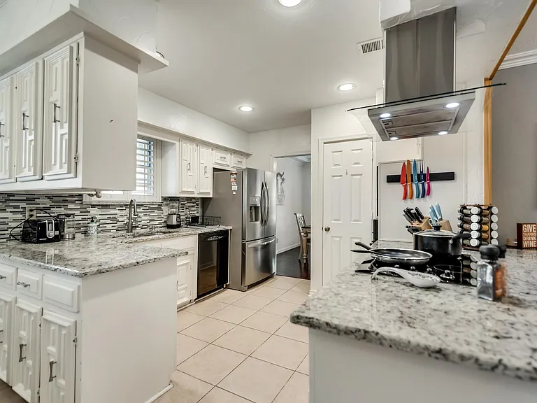 16095 Longvista Dr — Photo 14