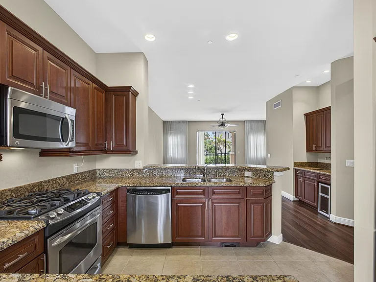 803 Del Sol Cir — Photo 9