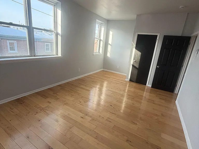 975 N Lawrence St #C — Photo 3