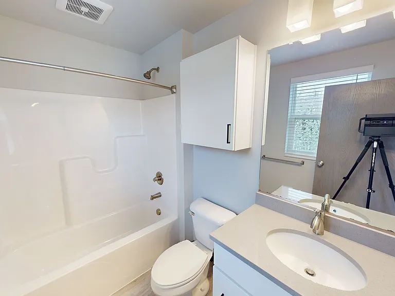 2801 Oakland St — Photo 5