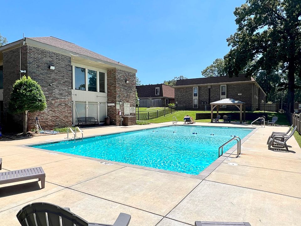 1st image of 6582 Poplar Woods Cir S APT 1