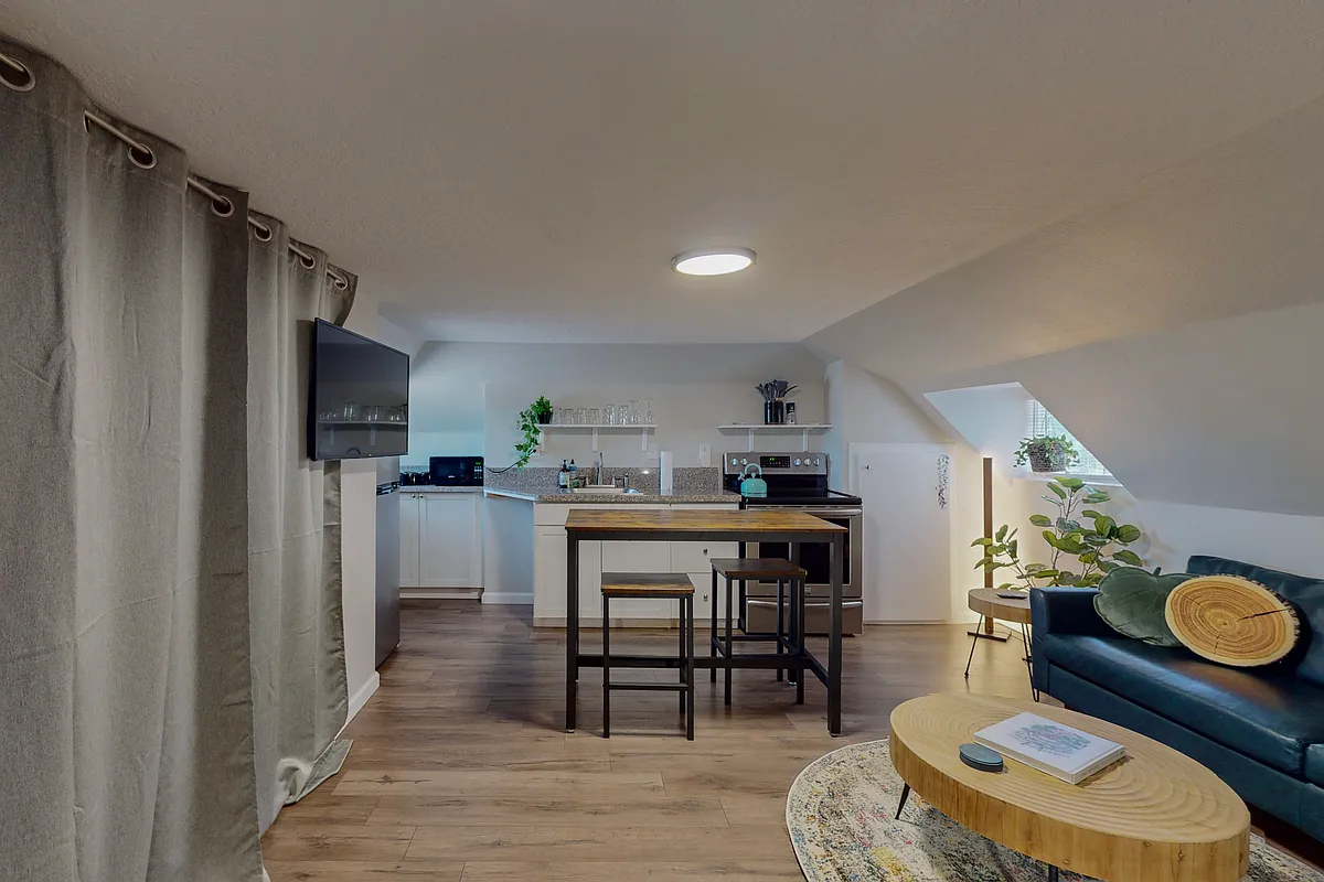 Building Photo - 804 Iron Ave SW #1B