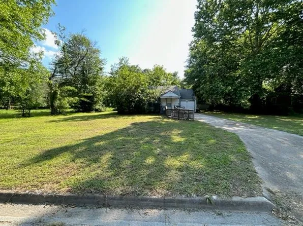 602 S Edgewood Dr, Coffeyville, KS 67337