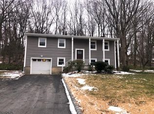 37 Castlewood Trl, Sparta, NJ 07871