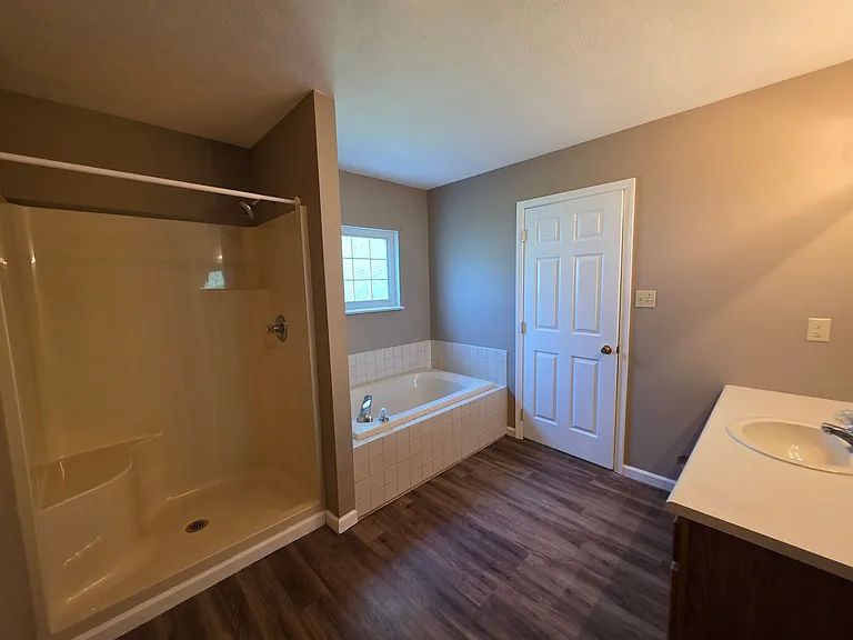 1012 Willow Creek Cir — Photo 18