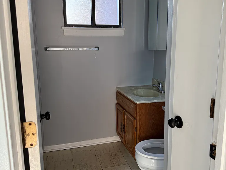 1224 W Oakdale Ave #2FR — Photo 6