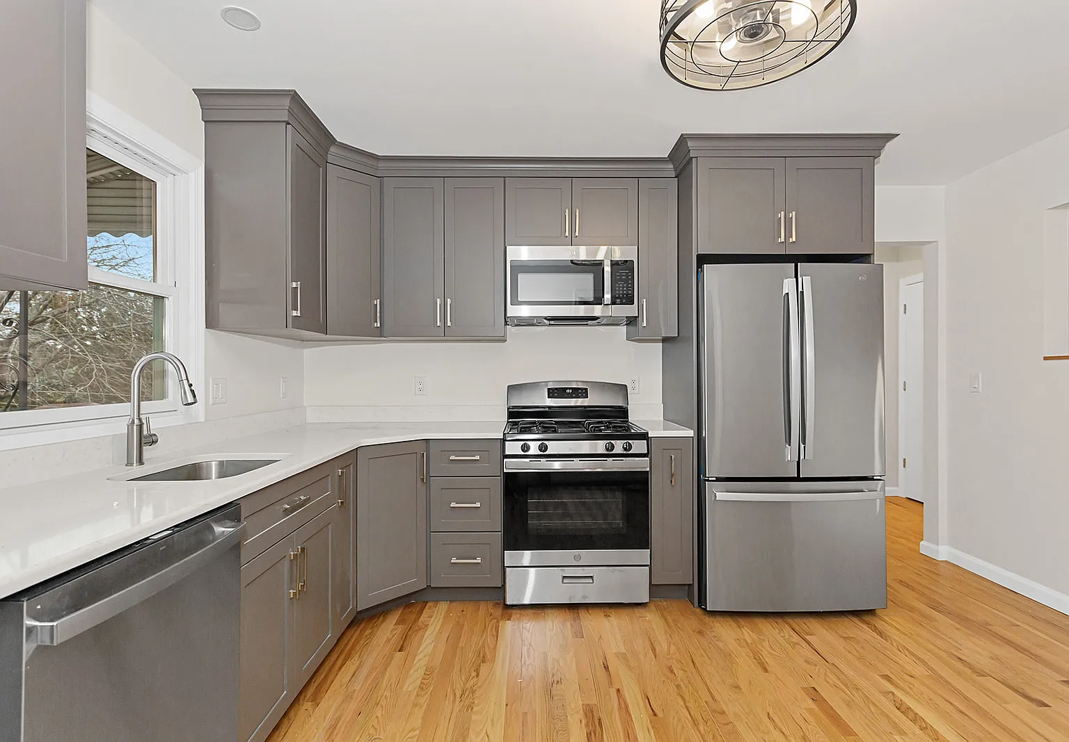 2 bed, $2,800 — Photo 2