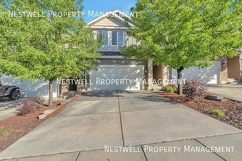 4159 N Fremont Dr Photo 1
