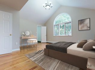 14 Baylis Pl, Lynbrook, NY