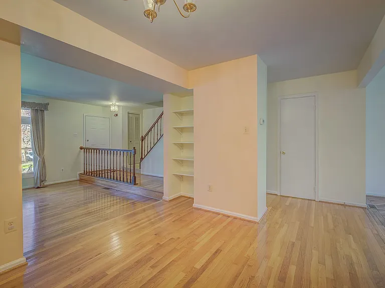 14907 Bradwill Ct — Photo 37