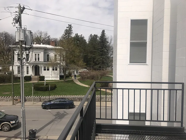 61 Chestnut St #2D — Photo 5