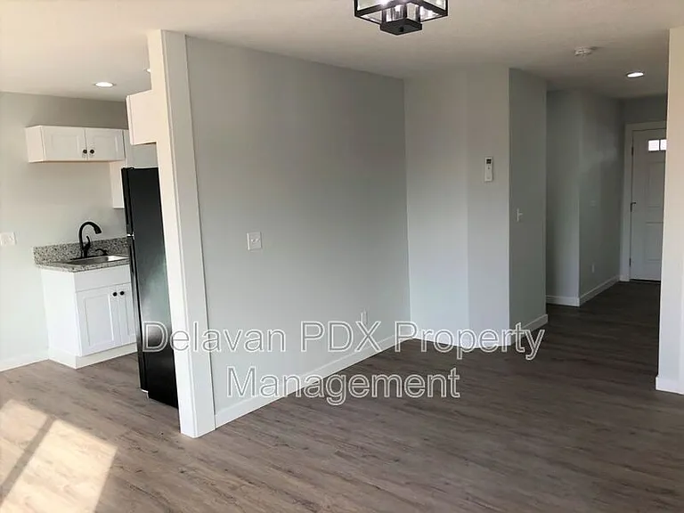 1396 Kimber Ct — Photo 5