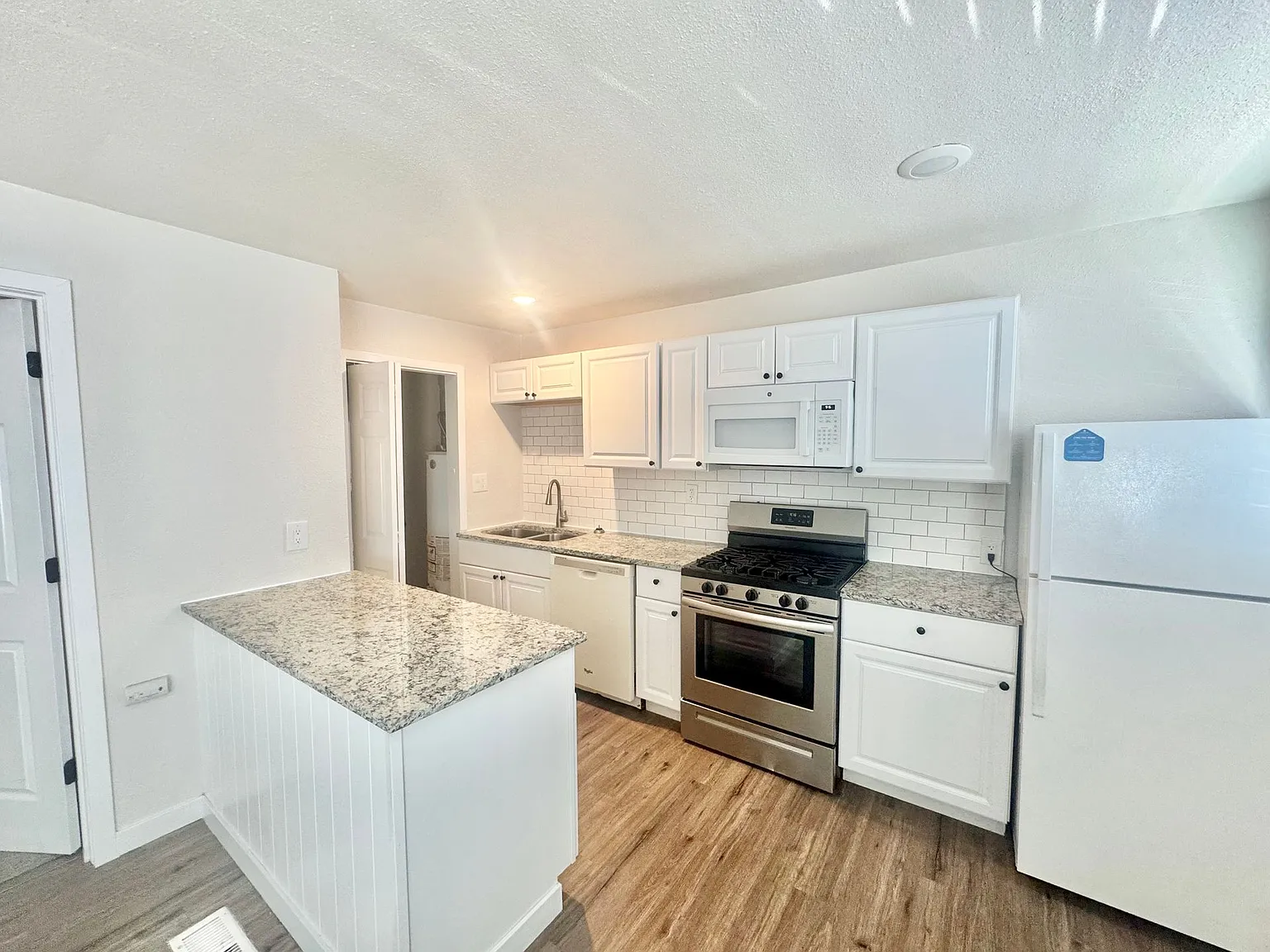 411 - 413 Prairie Rd. — Photo 4