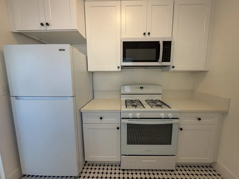 545 N Marengo Ave #1 — Photo 11