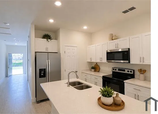 206 Quentin Ave NW #A — Photo 2