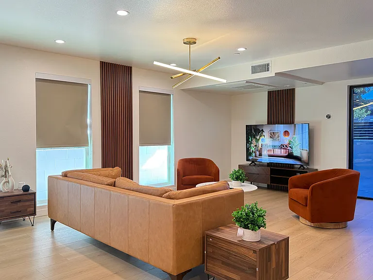 1929 N Commonwealth Ave #211 — Photo 11