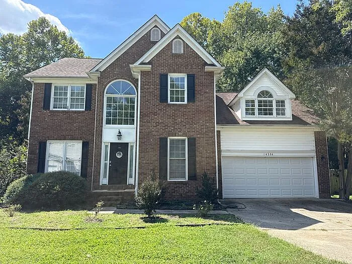 3 bed, 2.5 bath, 2200 sqft, $2,400 — Photo 1