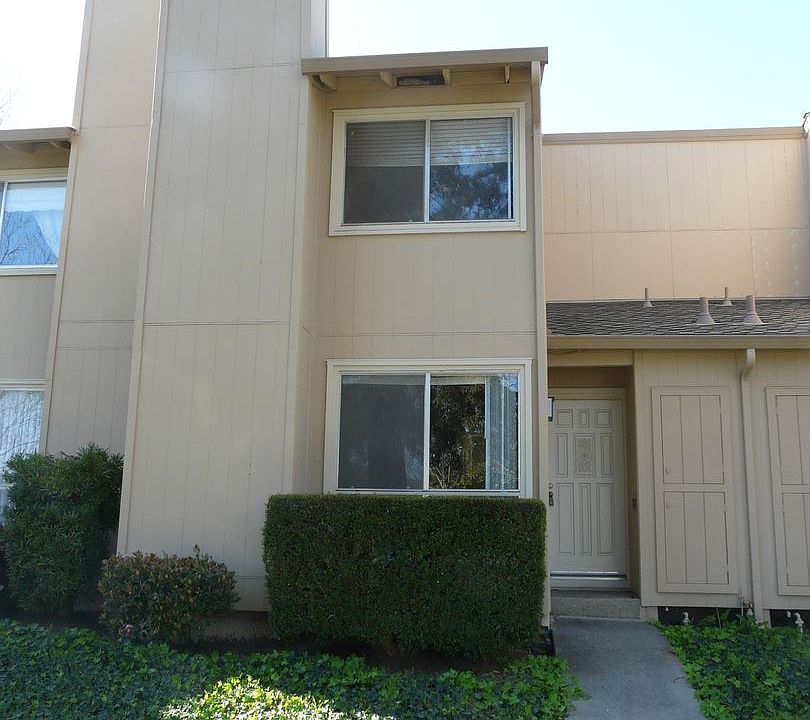 1st image of 1082 Norfolk Dr