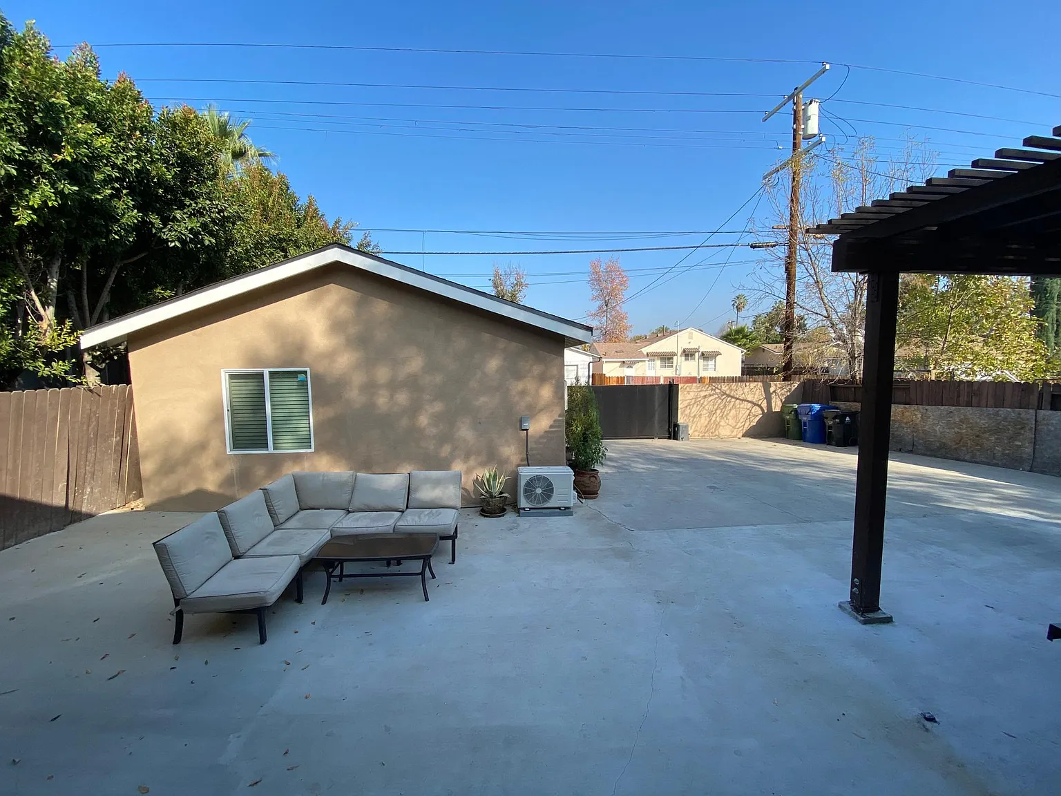 Studio, 400 sqft, $1,575 — Photo 3
