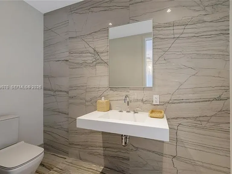 8701 Collins Ave #605 — Photo 28