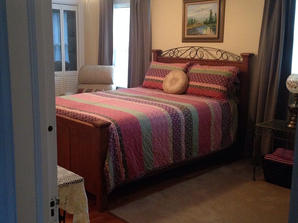 1st image of 201 E 14th St