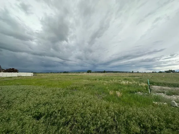 36 Sassafras Ct, Stevensville, MT 59870