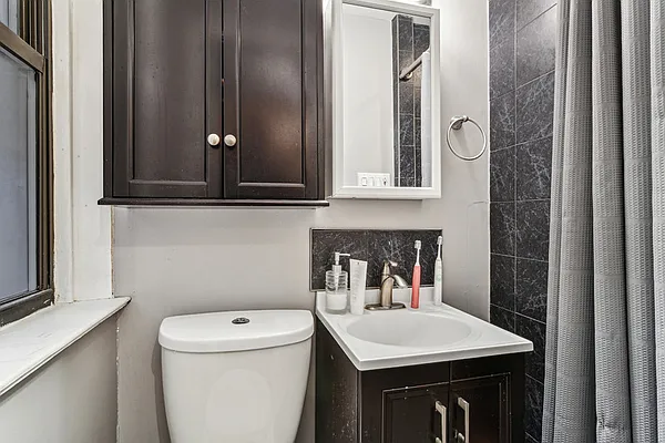 Rented by Cooper & Cooper Real Estate | media 7