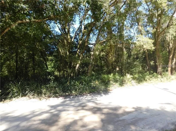 6827 Lumberton Rd, Zephyrhills, FL 33540