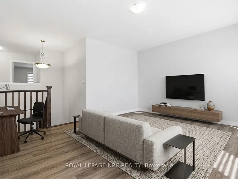 7437 Jonathan Dr — Photo 16